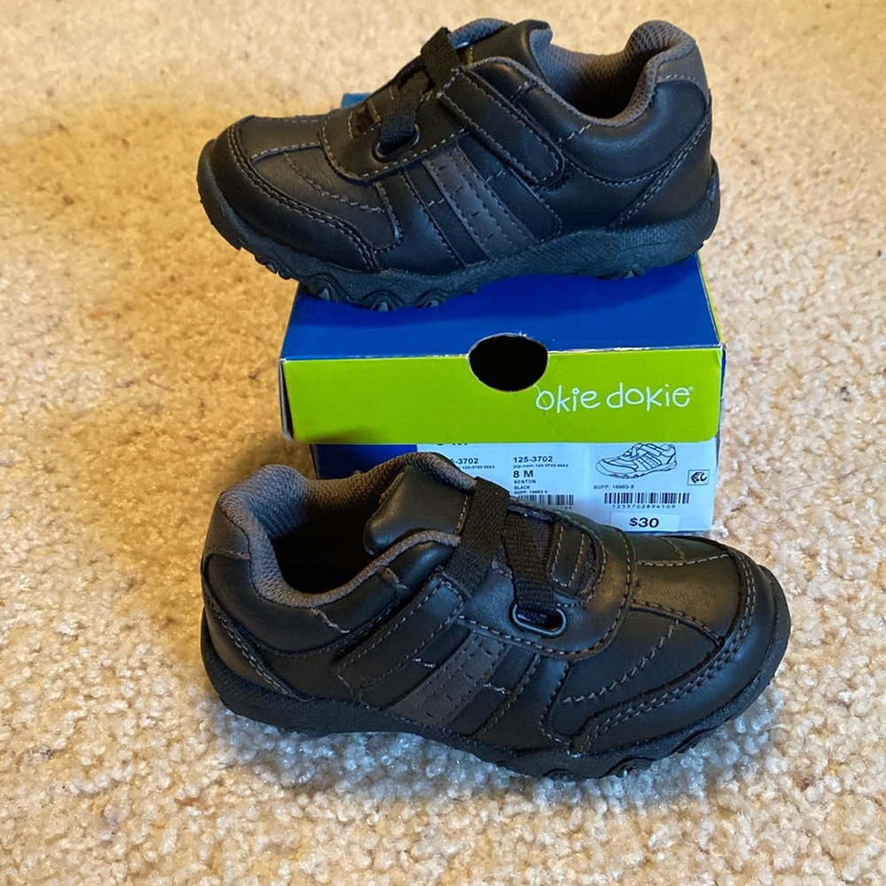 NWT Toddler Boys 8 m Black dress sneakers/shoe. Velcro closure.